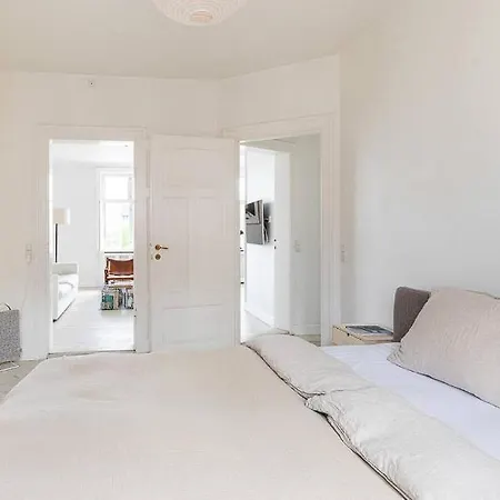 Spacious And Bright !!! Copenhague